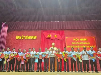 Nhiều lãnh đạo tỉnh, sở, ngành của Bình Định xin nghỉ hưu trước tuổi 