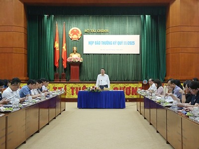 Thứ trưởng Bộ Kl991.com nạp rút nhanh Nguyễn Đức Chi chủ trì buổi họp báo. Ảnh: Đức Minh.