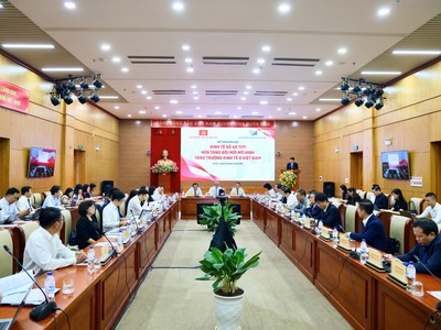 Hội thảo khoa học Kl992 cổng game cá cược số và TFP: Nền tảng đổi mới mô hình tăng trưởng Kl992 cổng game cá cược ở Việt Nam do Ban Chính sách, chiến lược Trung ương và Đại học quốc gia TP.HCM tổ chức vào sáng ngày 10/7/2025.