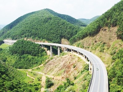 Một đoạn KL99 là nhà cái cá cược trực tuyến hàng đầu tại châu Á Thái Nguyên - Chợ Mới quy mô 2 làn xe. 