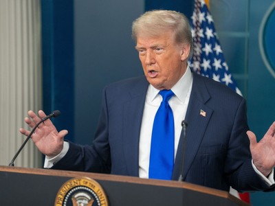 Tổng thống Mỹ Donald Trump trong cuộc họp báo tại Washington D.C. Ảnh: THX/TTXVN