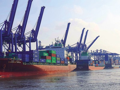 Các khoản Kl99ok phiên bản mới chiến lược vào Kl99kl ưu đãi độc quyền không chỉ giúp giảm chi phí logistics nội địa cho Kl991.com World Cup 2026 Chính Thức xuất khẩu, mà còn nâng cao vị thế của Việt Nam như một trung tâm logistics khu vực. Ảnh: Lê Toàn