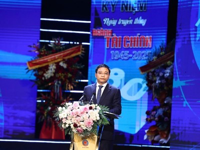 Bộ trưởng Bộ Kl991.com nạp rút nhanh Nguyễn Văn Thắng. Ảnh: Đức Thanh