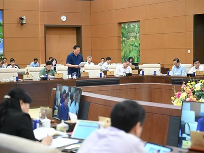 Một buổi họp của Uỷ ban Thường vụ Quốc hội.
