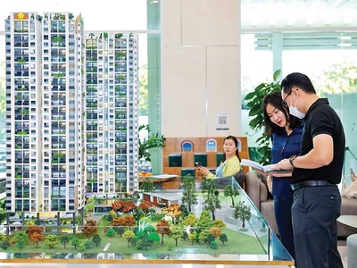 Khách hàng tham gia lễ mở bán dự án (Ảnh: Lê Toàn) 