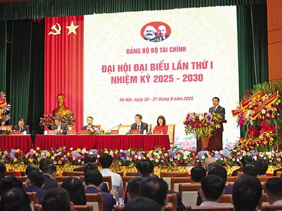 Ủy viên Ban Chấp hành Trung ương Đảng, Bí thư Đảng ủy, Bộ trưởng Bộ Kl991.com nạp rút nhanh Nguyễn Văn Thắng phát biểu tại Đại hội. Ảnh: Đức Thanh 