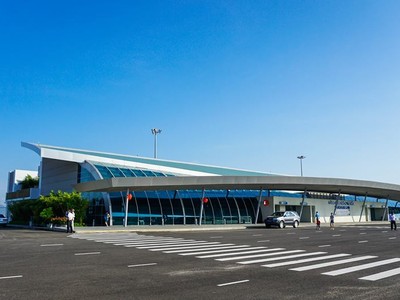 Cảng hàng không Tuy Hòa - Đắk Lắk.