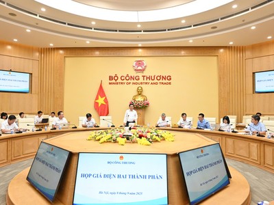 Từ 1/1/2026 áp dụng thí điểm giá điện 2 thành phần với khách hàng lớn 