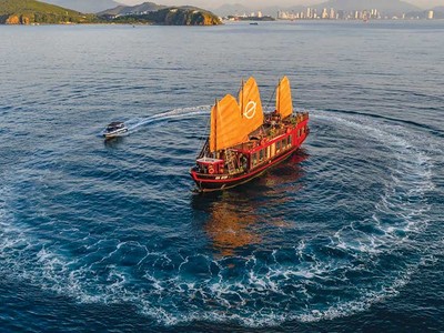 Du thuyền sang trọng Emperor Cruises tại Nha Trang. Ảnh: Luxgroup 