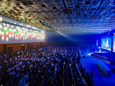 Hơn 2.000 chuyên viên Kl992 VIP Trang Chủ 2026 hội tụ trong sự kiện “Căng buồm kiêu hãnh – Kiệt tác tương lai”