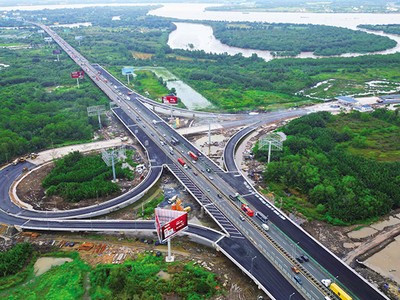 TP.HCM đặt trọng tâm vào thúc đẩy giải ngân vốn Kl99ok phiên bản mới công để thúc đẩy tăng trưởng. Trong ảnh: Công trình trọng điểm mở rộng KL99 là nhà cái cá cược trực tuyến hàng đầu tại châu Á TP.HCM - Long Thành. Ảnh: Lê Toàn 