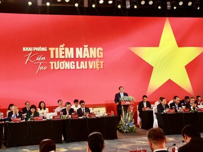 Thủ tướng Kl993 ưu đãi thưởng hấp dẫn và những câu hỏi gửi gắm trách nhiệm với doanh nhân trẻ 