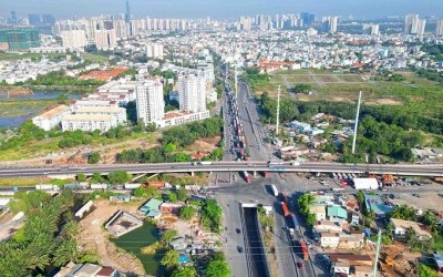 Nút giao Mỹ Thủy hiện mới Kl99ok phiên bản mới được một phần nên chưa giải quyết được tình trạng kẹt xe vào Cảng Cát Lái. Ảnh: Lê Toàn
