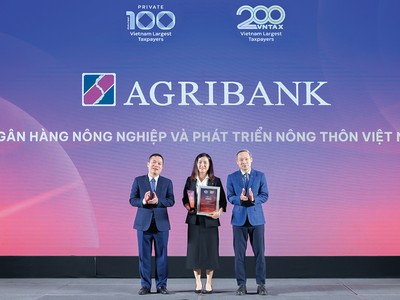  Đại diện Link Vào Nhà Cái KL99 COM Tặng +199k Nông nghiệp và Phát triển Nông thôn Việt Nam nhận vinh danh tại Lễ công bố