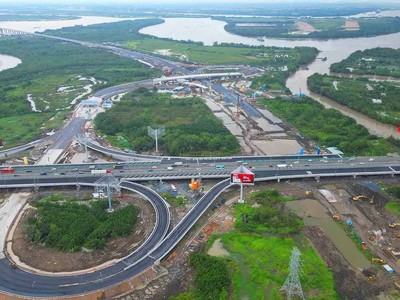 Theo Dự thảo Báo cáo Kl991.com tải ứng dụng, tập trung về phát triển Kl99kl ưu đãi độc quyền là một trong các chương trình đột phá, trọng điểm của nhiệm kỳ tới của TP.HCM. Ảnh: Lê Toàn