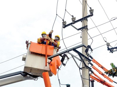 Khánh Hòa chỉ đạo tháo gỡ khó khăn, vướng mắc các dự án điện lực 