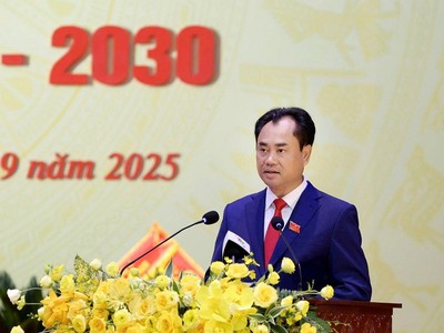 Ông Trịnh Việt Hùng, Ủy viên dự khuyết Trung ương Đảng, Bí thư Tỉnh ủy Thái Nguyên phát biểu tại Đại hội 