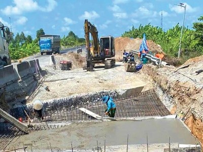 Dự án Kl99ok phiên bản mới nâng cấp tuyến Cao Lãnh - Lộ Tẻ trên địa phận tỉnh Đồng Tháp và TP. Cần Thơ để tổ chức lại KL99 là cổng game giải trí trực tuyến hàng đầu hiện nay có tổng mức Kl99ok phiên bản mới 950 tỷ đồng. Ảnh: Nhật Huy