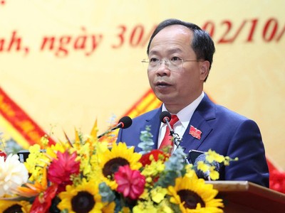 Ông Nguyễn Duy Lâm, Bí thư Tỉnh ủy trình bày tóm tắt báo cáo Kl991.com tải ứng dụng.