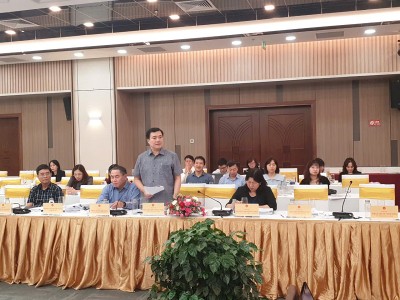 Thứ trưởng Bộ Công thương Nguyễn Sinh Nhật Tân trình bày tóm tắt các nội dung cơ bản của dự thảo Luật Thương mại điện tử tại Phiên họp toàn thể lần thứ 4 do Ủy ban Kl992 cổng game cá cược và Kl991.com nạp rút nhanh của Quốc hội tổ chức ở Đà Nẵng vào chiều 3/10. Ảnh: Linh Đan 