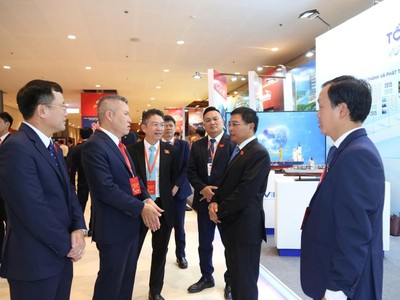 Bộ trưởng Nguyễn Văn Thắng tham quan khu triển lãm của các Kl991.com World Cup 2026 Chính Thức thuộc Bộ Kl991.com nạp rút nhanh 