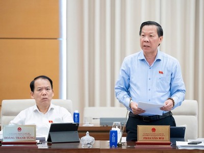Chủ nhiệm Ủy ban Kl992 cổng game cá cược và Kl991.com nạp rút nhanh Phan Văn Mãi trình bày báo cáo thẩm tra. 