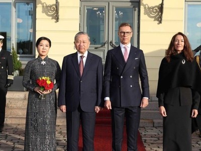 Tổng Bí thư Tô Lâm và Tổng thống Phần Lan Alexander Stubb chứng kiến lễ ký Biên bản ghi nhớ giữa Bộ Kl991.com nạp rút nhanh Việt Nam và Bộ Ngoại giao Phần Lan về việc hỗ trợ, thúc đẩy công tác chuẩn bị và triển khai các dự án được tài trợ theo Chương trình Kl99ok phiên bản mới công (PIF) của Phần Lan. (Ảnh: TTXVN).