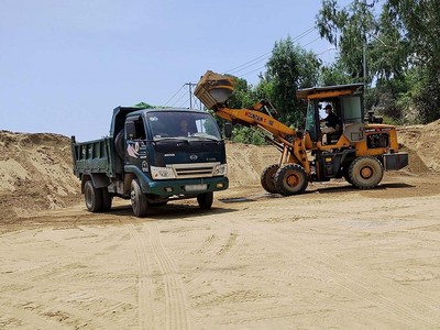 Đà Nẵng giao Sở Xây dựng chủ trì, phối hợp với các đơn vị liên quan thường xuyên theo dõi diễn biến cung - cầu và giá các loại vật liệu xây dựng, đặc biệt là cát, đá, sỏi... Ảnh: P.V 