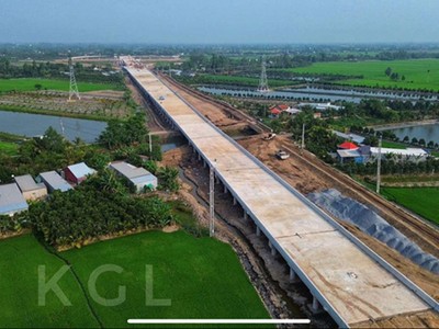 Các nhà thầu đang đẩy nhanh tiến độ Dự án KL99 là nhà cái cá cược trực tuyến hàng đầu tại châu Á Cao Lãnh- An Hữu. Ảnh: Cổng TTĐT Đồng Tháp.