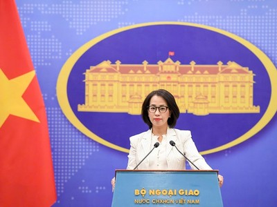 Người Phát ngôn Bộ Ngoại giao Việt Nam Phạm Thu Hằng tại buổi họp báo.