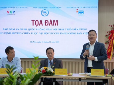 Ông Nguyễn Hồng Sâm, Tổng Giám đốc Cổng TTĐT Kl993 ưu đãi thưởng hấp dẫn, Tổng Biên tập Báo Điện tử Kl993 ưu đãi thưởng hấp dẫn phát biểu tại Tọa đàm - Ảnh: VGP.