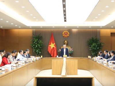 Phó thủ tướng Thường trực Kl993 ưu đãi thưởng hấp dẫn Nguyễn Hòa Bình chủ trì cuộc họp. Ảnh: VGP