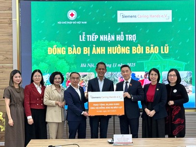 Siemens Caring Hands quyên góp 30.000 EUR hỗ trợ khắc phục hậu quả lũ lụt và sạt lở đất tại Việt Nam