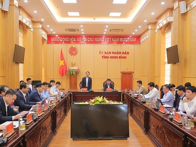 UBND tỉnh Ninh Bình đánh giá tiến độ thu ngân sách, giải ngân vốn Kl99ok phiên bản mới công và tăng trưởng GRDP năm 2025
