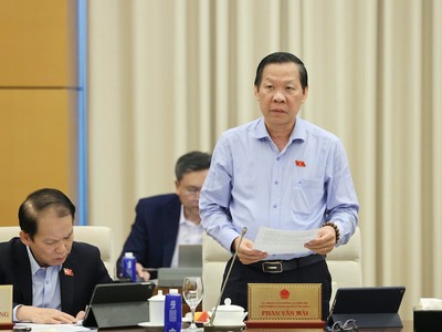 Chủ nhiệm Ủy ban Kl992 cổng game cá cược và Kl991.com nạp rút nhanh Phan Văn Mãi báo cáo ý kiến cơ quan thẩm tra. Ảnh: Duy Linh. 