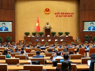 Quốc hội nghe Bộ trưởng Bộ Kl991.com nạp rút nhanh Nguyễn Văn Thắng trình dự án luật. 