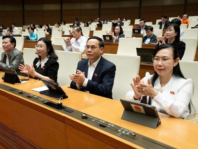 Các đại biểu tại Nghị trường sáng nay. 