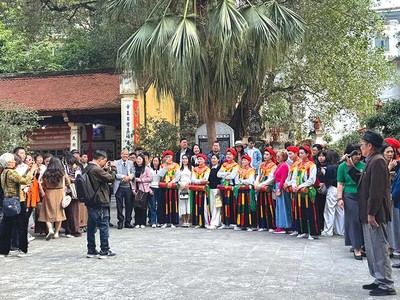 Kỳ nghỉ Tết Dương lịch, du khách có xu hướng chọn các tour ngắn ngày, khoảng cách dưới 200 km (Ảnh: Hồ Hạ) 