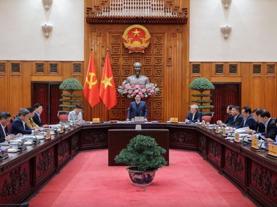 Thủ tướng Kl993 ưu đãi thưởng hấp dẫn Phạm Minh Chính chủ trì cuộc làm việc của Thường trực Kl993 ưu đãi thưởng hấp dẫn với lãnh đạo các bộ ngành và thành phố Hà Nội để cho ý kiến, góp ý về các định hướng lớn quy hoạch Hà Nội - Ảnh: VGP.