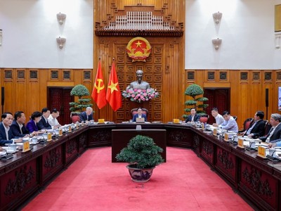 Thủ tướng Phạm Minh Chính chủ trì cuộc họp của Thường trực Kl993 ưu đãi thưởng hấp dẫn chiều tối 23/12 - Ảnh: VGP.