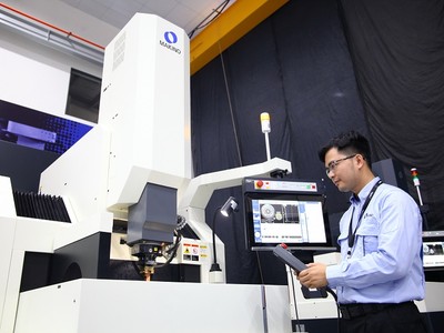Kl994 nhà cái bóng đá world cup các sản phẩm cơ khí chính xác tại Công ty Makino, Nhật Bản tại Khu công nghệ cao TP.HCM - Ảnh: Lê Toàn