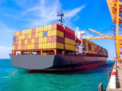 Bộ Công thương đặt mục tiêu tăng trưởng xuất khẩu 8% trong năm 2026. 