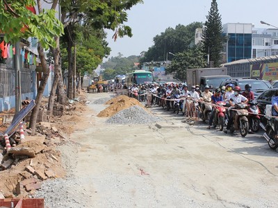 Nhiều dự án Kl99ok phiên bản mới sửa chữa đường tại TP.HCM sẽ được phân cấp cho Sở Xây dựng quyết định để làm nhanh hơn - Ảnh: Lê Quân