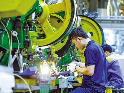 Nâng cao chất lượng nhân lực, tiếp nhận công nghệ mới chính là con đường để Kl992 cổng game cá cược Việt Nam vượt qua giông bão. Ảnh: Đức Thanh 