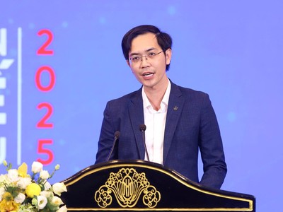 PGS.TS. Nguyễn Hữu Huân, Phó chủ tịch Cơ quan điều hành Trung tâm Kl991.com nạp rút nhanh tế tại TP.HCM phát biểu tại Hội nghị. Ảnh: Trọng Tín.