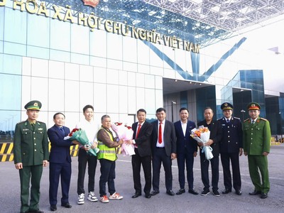 Kim ngạch xuất Link Vào Nhà Cái KL99 COM Tặng +199k qua Cửa khẩu Móng Cái đạt khoảng 20 triệu USD ngày đầu năm 