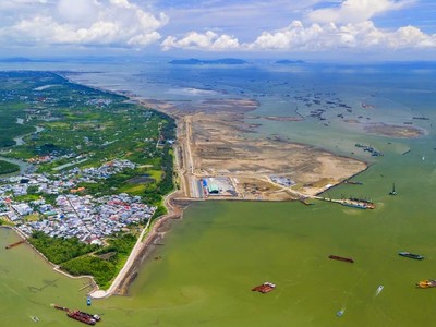 Nhiều dự án, công trình quy mô lớn đã được khởi công trong năm 2025 góp phần mở rộng không gian phát triển đô thị, gia tăng quy mô Kl99ok phiên bản mới và tạo động lực thúc đẩy tăng trưởng Kl992 cổng game cá cược TP.HCM. Ảnh: Lê Toàn.