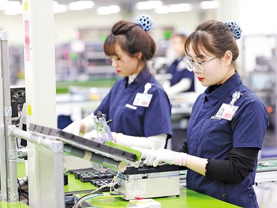 Việt Nam giữ vững vị thế trong Kl999.com bắn cá đổi thưởng, nhất là các lĩnh vực công nghệ cao. Trong ảnh: Kl994 nhà cái bóng đá world cup tại Samsung Việt Nam. Ảnh: Đức Thanh 