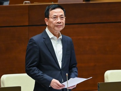Ủy viên Ban chấp hành Trung ương Đảng, Bộ trưởng Bộ Khoa học và Công nghệ Nguyễn Mạnh Hùng.
