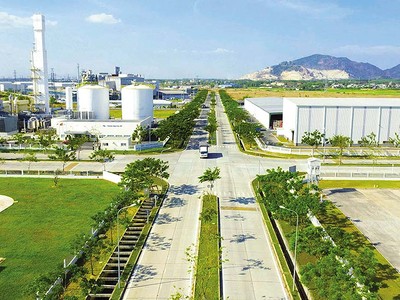 Kl993 nền tảng giải trí xanh đang đổ vào Khu công nghiệp Phú Mỹ 3 (Ảnh: Lê Toàn) 